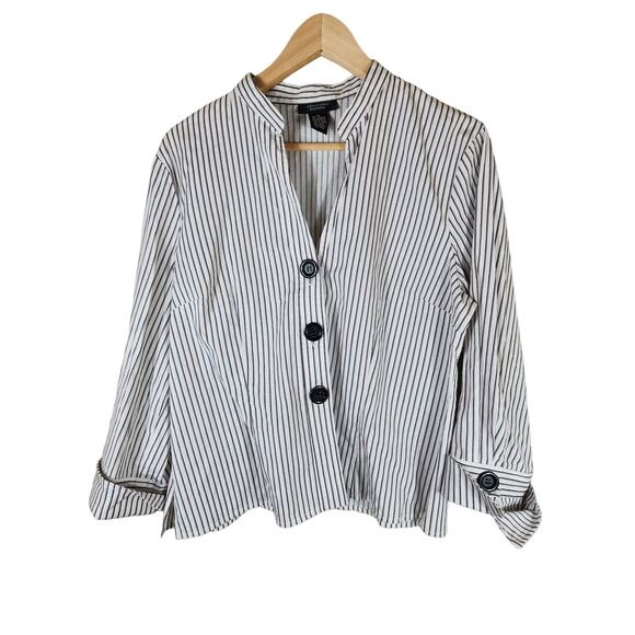 SPENSE PETITE White with Black Tan Silver Stripes Oversized Buttons Top Petite L - Picture 1 of 6